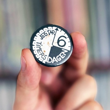 Original Jeg tar 6-timersdagen-button (ca. 1995?)